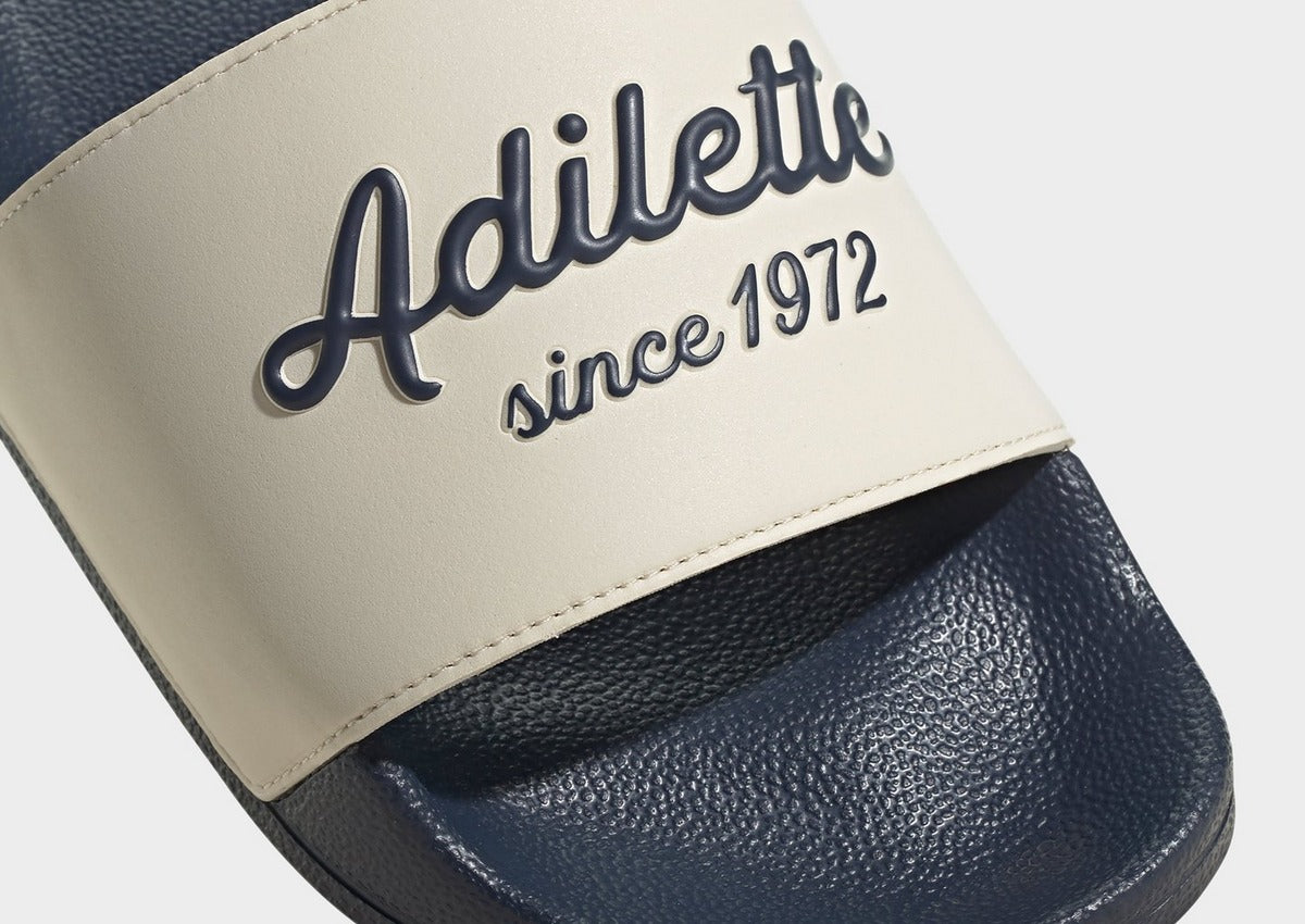 ADILETTE SHOWER SLIDES
