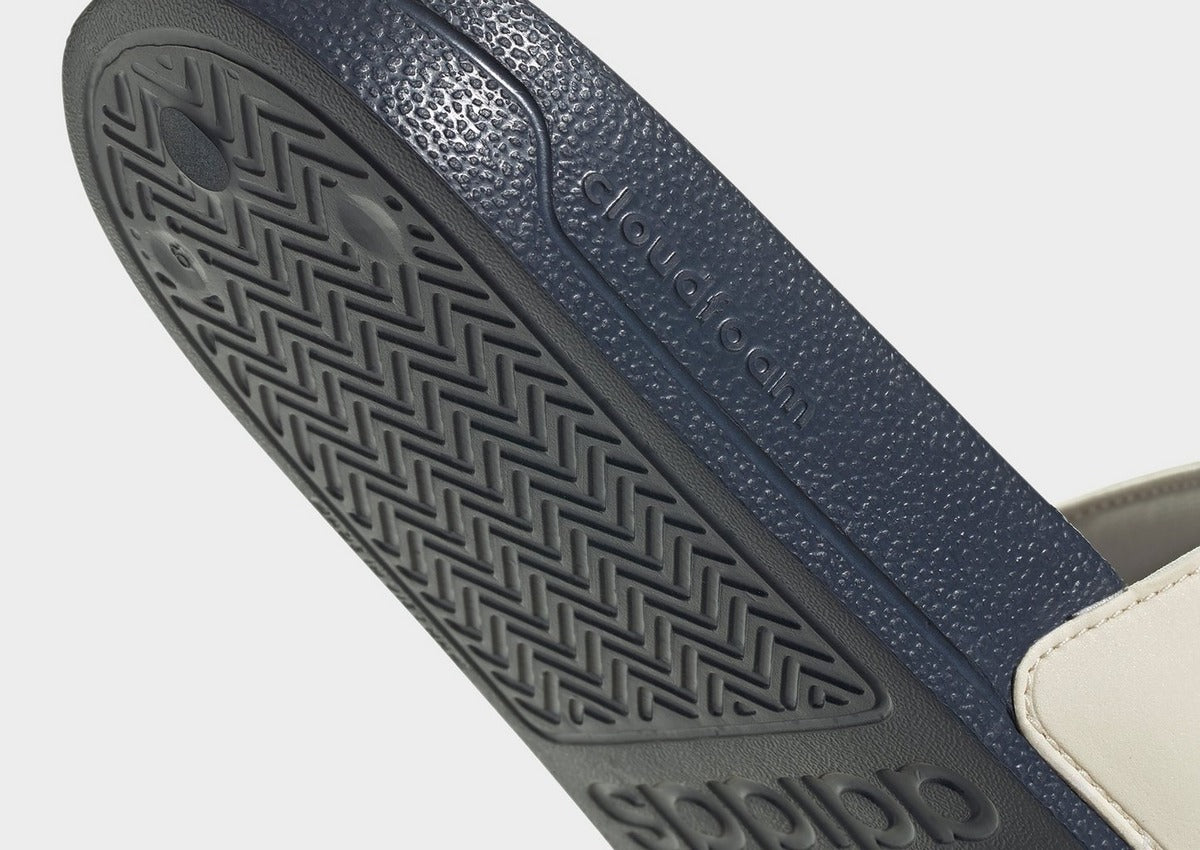 ADILETTE SHOWER SLIDES